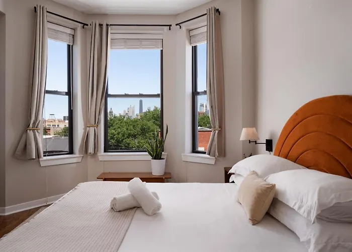 Penthouse With Private Rooftop And Skyline Views - Sleeps 6