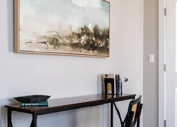 Penthouse With Private Rooftop And Skyline Views - Sleeps 6 Chicago