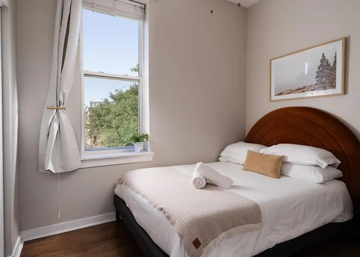 Penthouse With Private Rooftop And Skyline Views - Sleeps 6 * Chicago