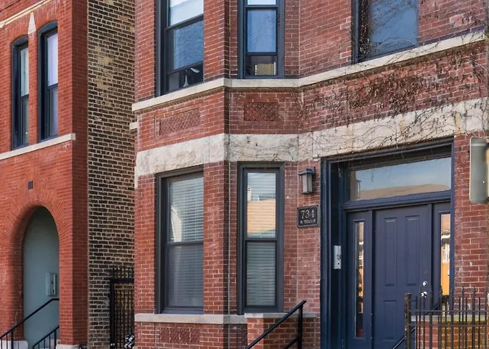 Penthouse With Private Rooftop And Skyline Views - Sleeps 6